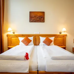 *** Bed & Breakfast Manzard Panzio Ungheria